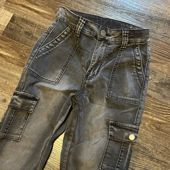 VIP Charcoal Utility Leggings - Picture 3 of 4